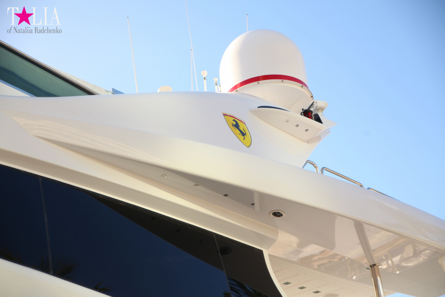 Yachts, Palms, Bay - The promenade of Middle Miami Beach, Collins Avenue